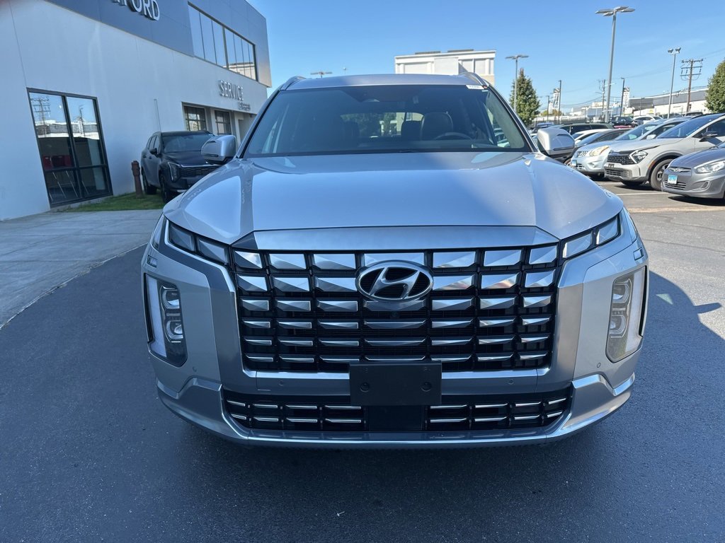 Used 2023 Hyundai Palisade Calligraphy image 3