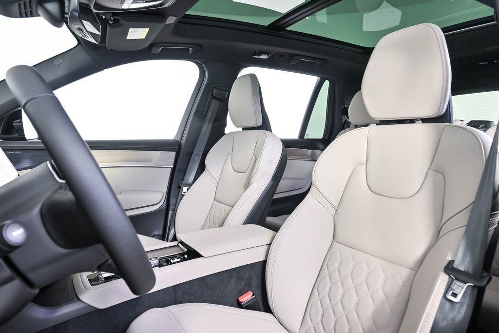 New 2026 Volvo XC90 B6 Plus w/ Protection Package Premier AWD/4WD image 5