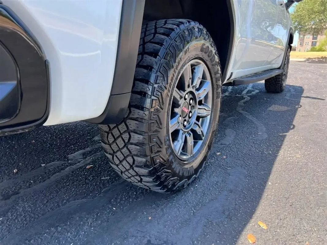 Used 2024 GMC Sierra 1500 AT4X AWD/4WD image 21