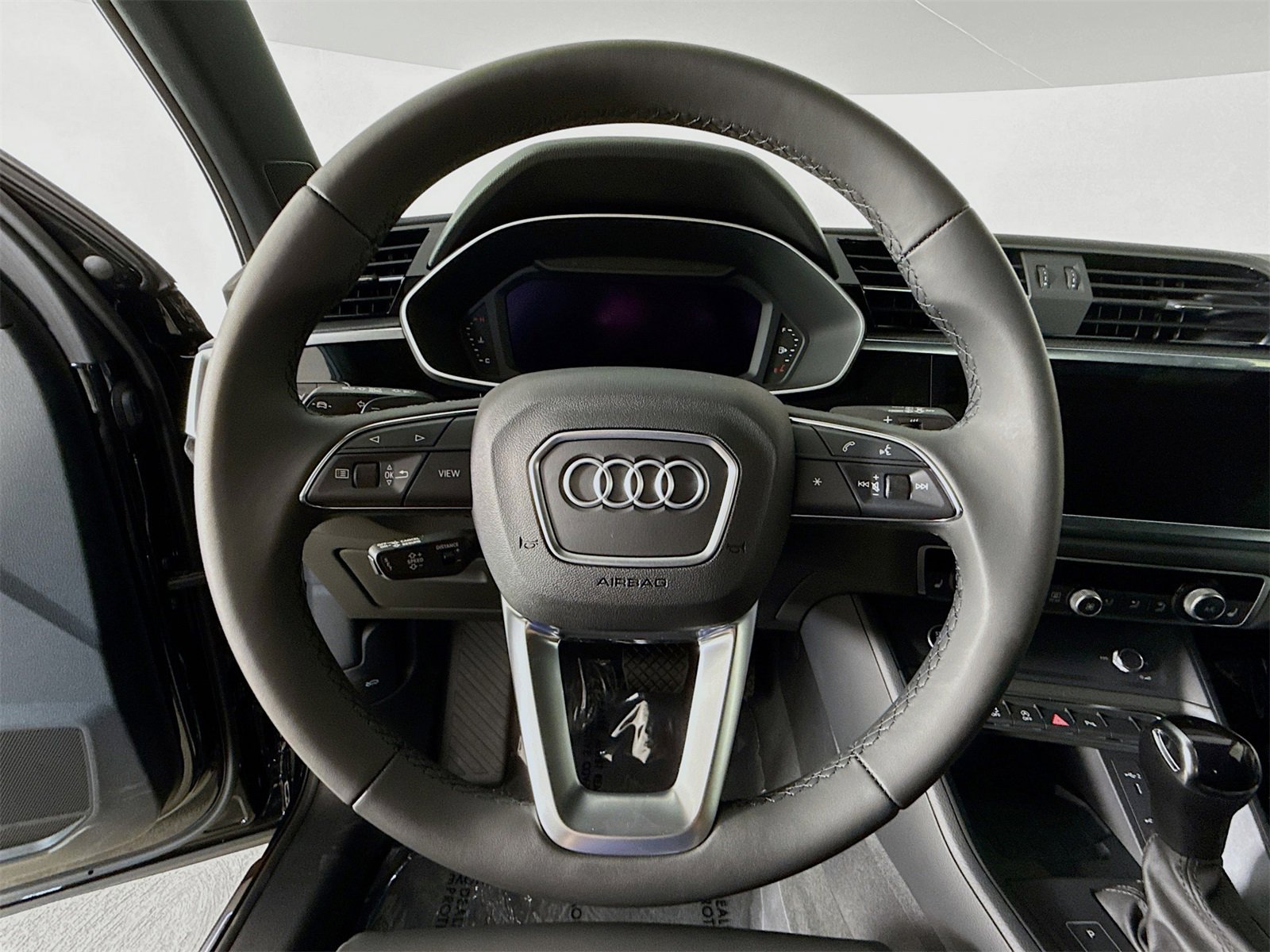 New 2025 Audi Q3 2.0T Premium image 11