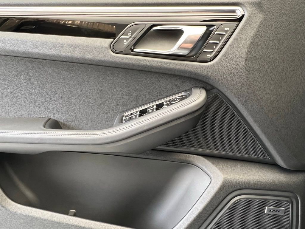 New 2026 Porsche Macan image 19