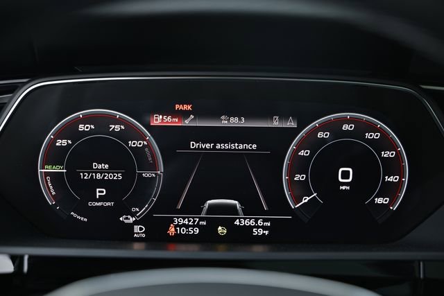 Used 2022 Audi e-tron Premium Plus image 31