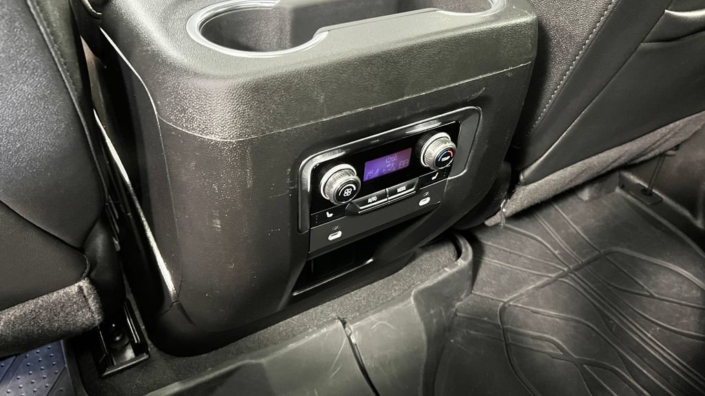 Used 2024 Chevrolet Tahoe Premier AWD/4WD image 19
