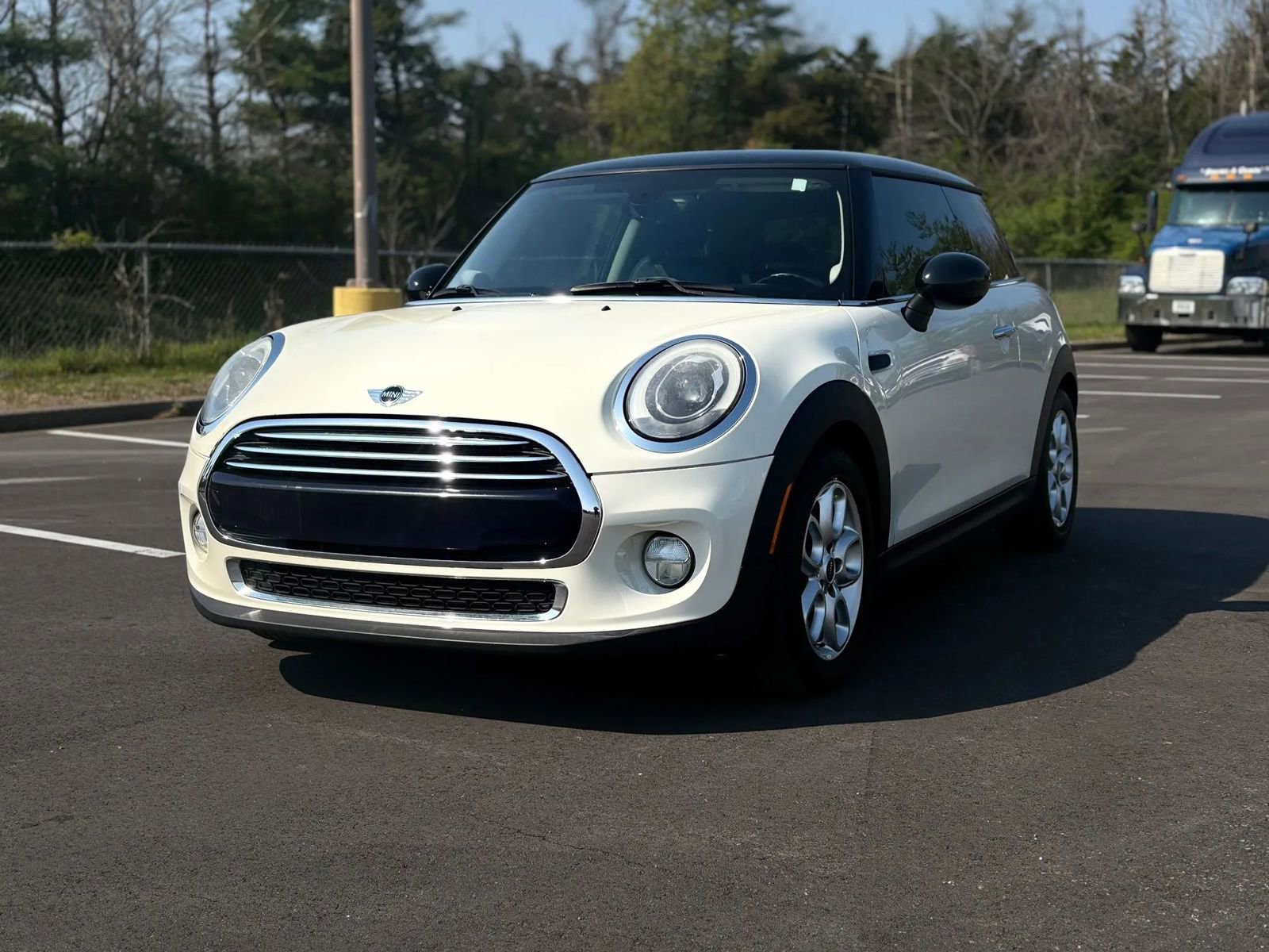 Used 2014 MINI Cooper 2-Door Hardtop image 1