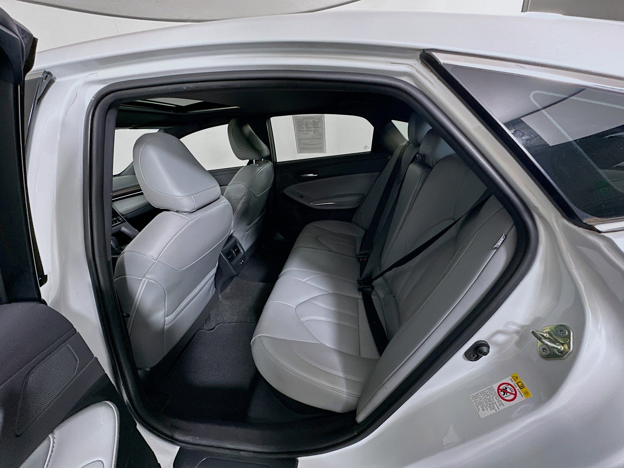 Used 2019 Toyota Avalon XLE w/ Moonroof Package FWD image 27