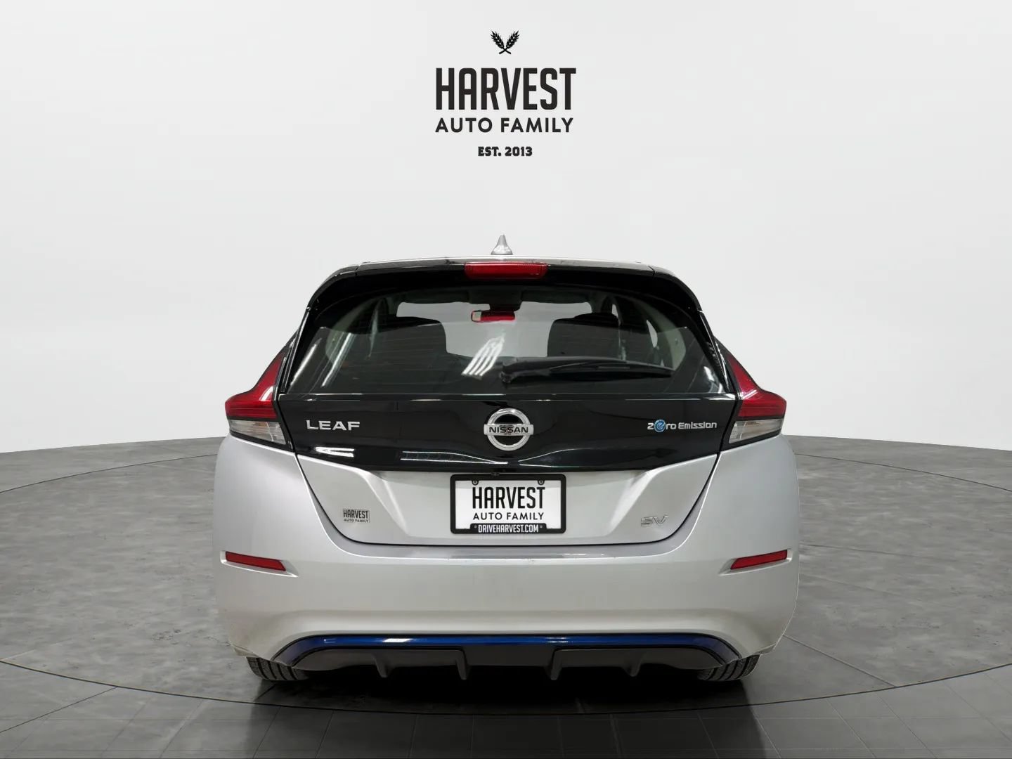Used 2018 Nissan Leaf SV w/ SV Technology Package FWD image 5