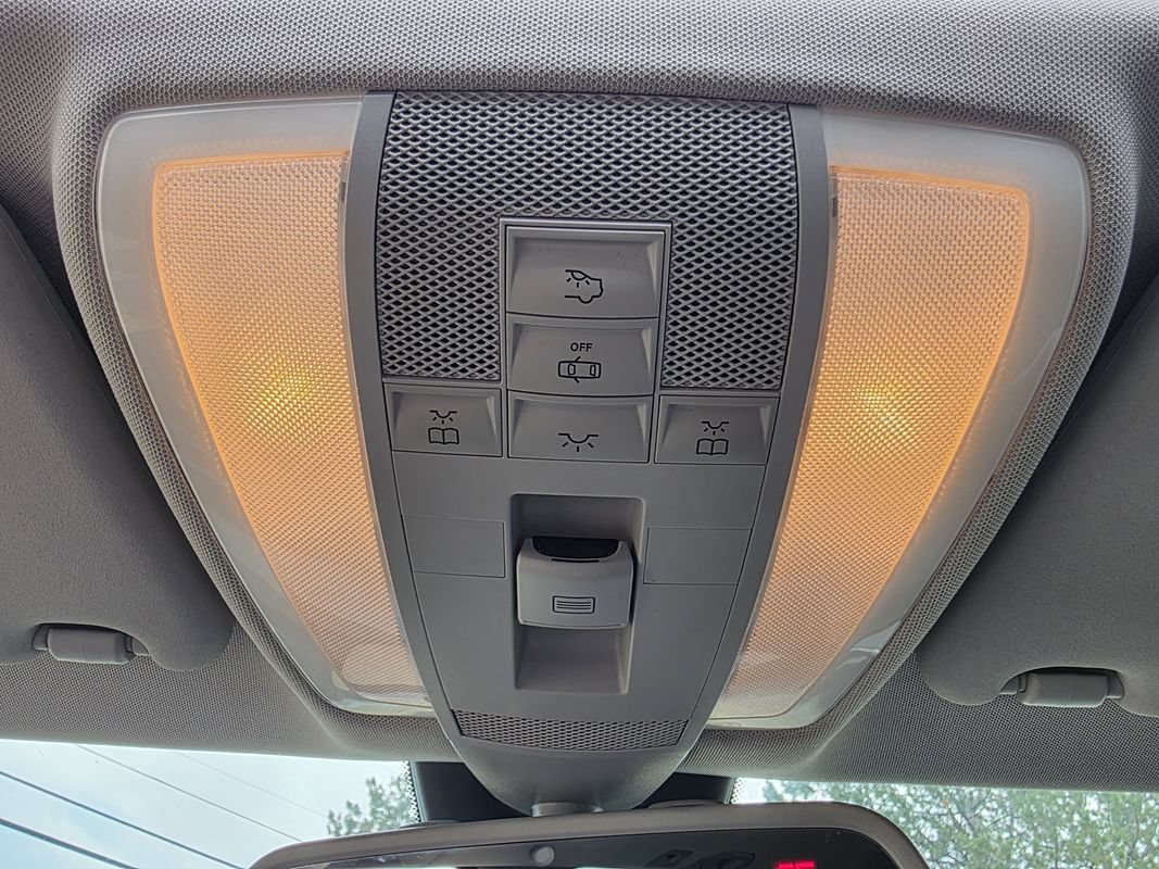 Used 2011 Mercedes-Benz GLK 350 4MATIC image 35