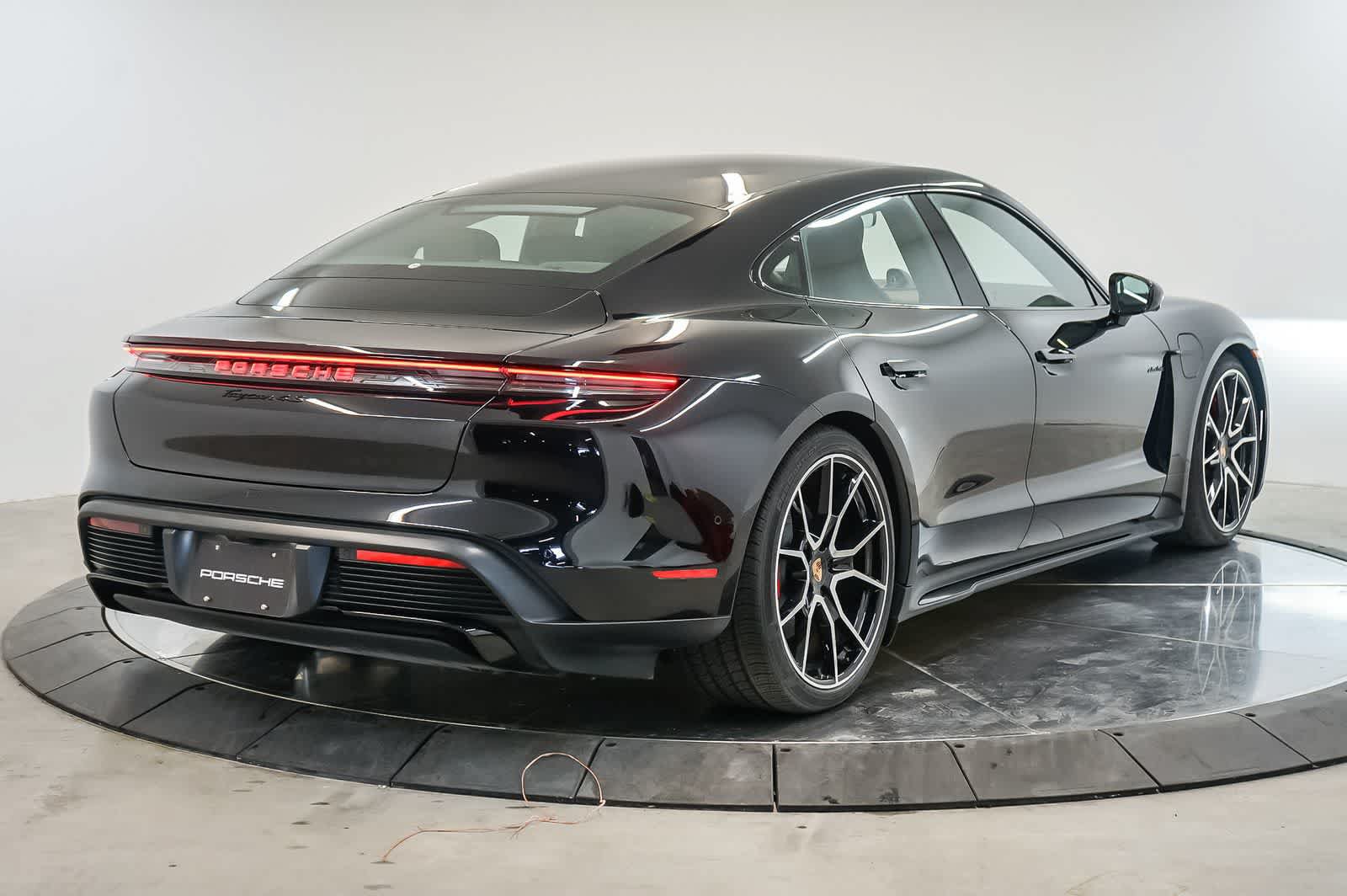 New 2026 Porsche Taycan 4S AWD/4WD image 9