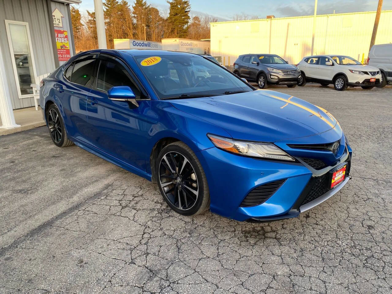 Used 2018 Toyota Camry XSE image 9