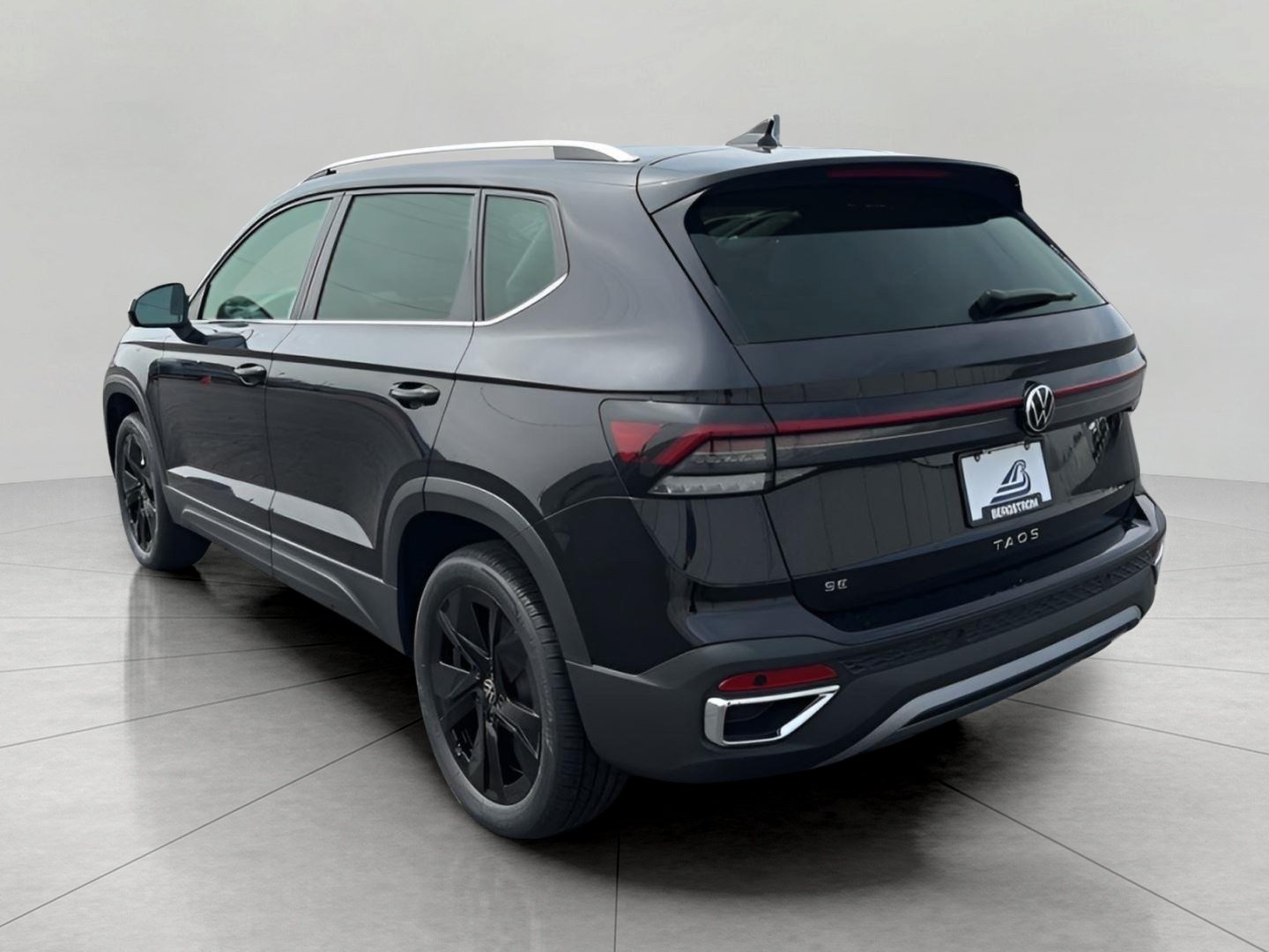 New 2026 Volkswagen Taos SE FWD image 5