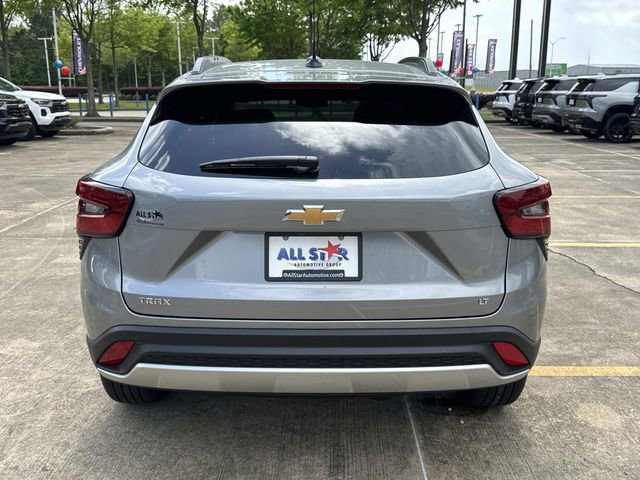 New 2026 Chevrolet Trax LT w/ Driver Confidence Package FWD image 6