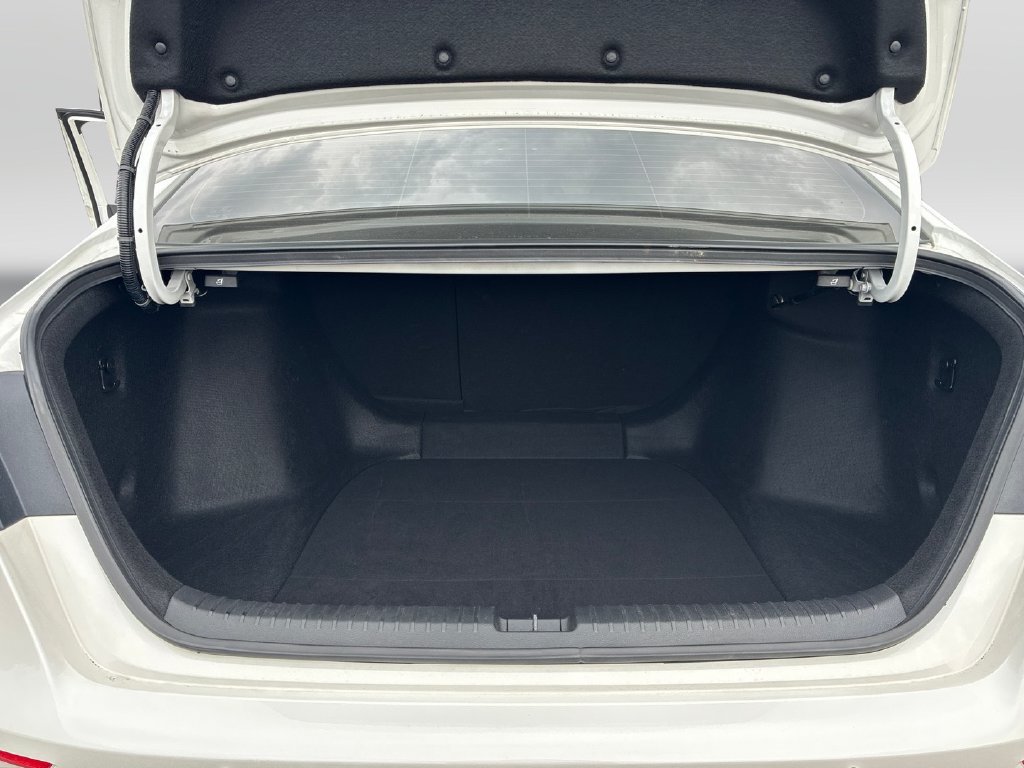 Used 2023 Honda Accord Touring image 18