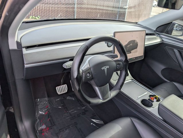 Used 2023 Tesla Model Y Performance image 9