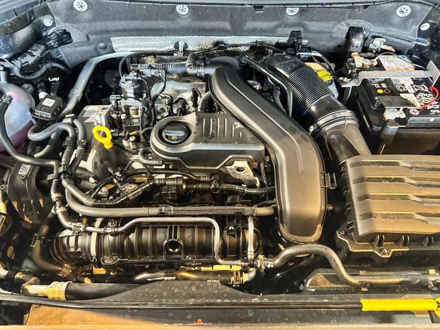 Used 2024 Volkswagen Taos SE w/ Panoramic Sunroof Package image 44