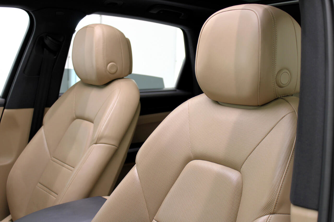 Used 2019 Porsche Cayenne image 34