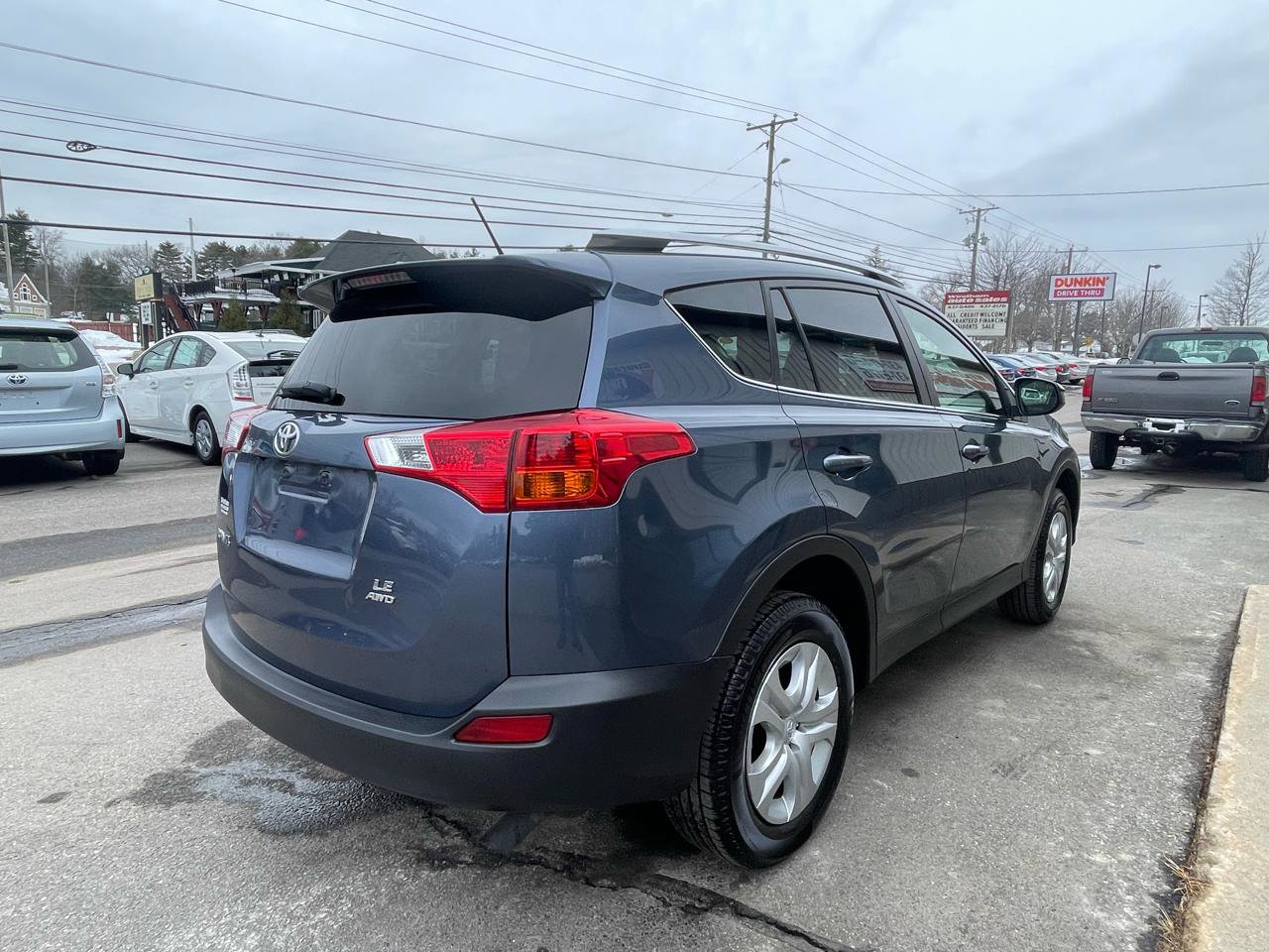 Used 2014 Toyota RAV4 LE image 4