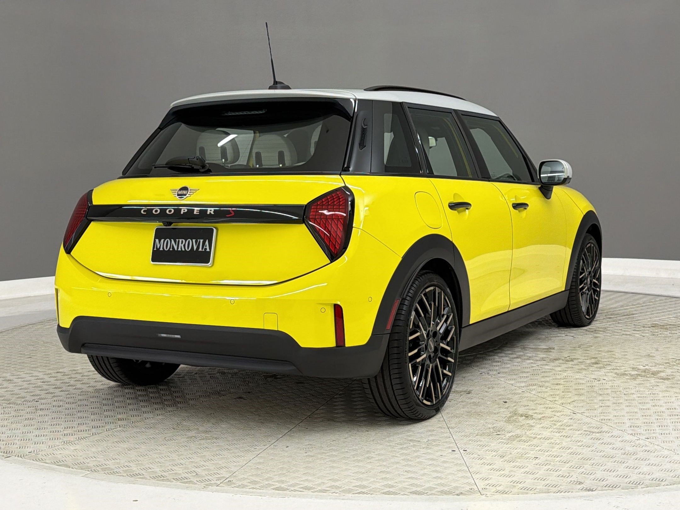Used 2026 MINI Cooper S FWD image 9