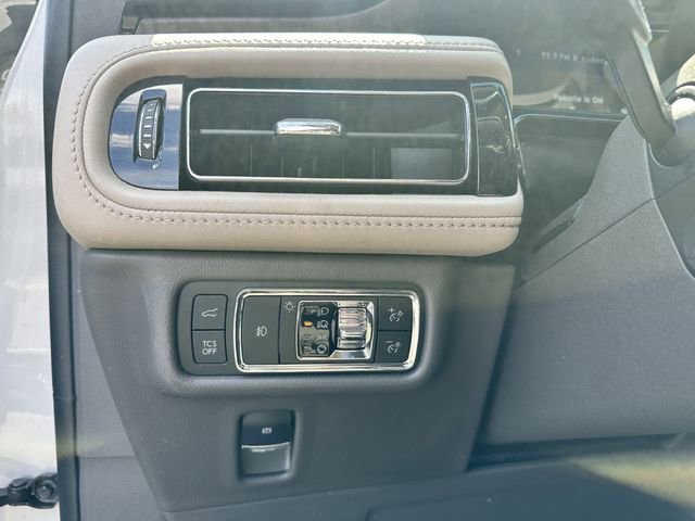 Certified 2023 Lincoln Nautilus Reserve w/ Equipment Group 202A image 30