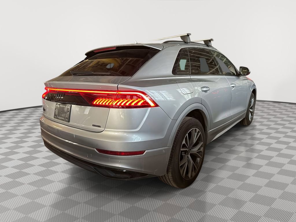 Used 2022 Audi Q8 Premium image 2