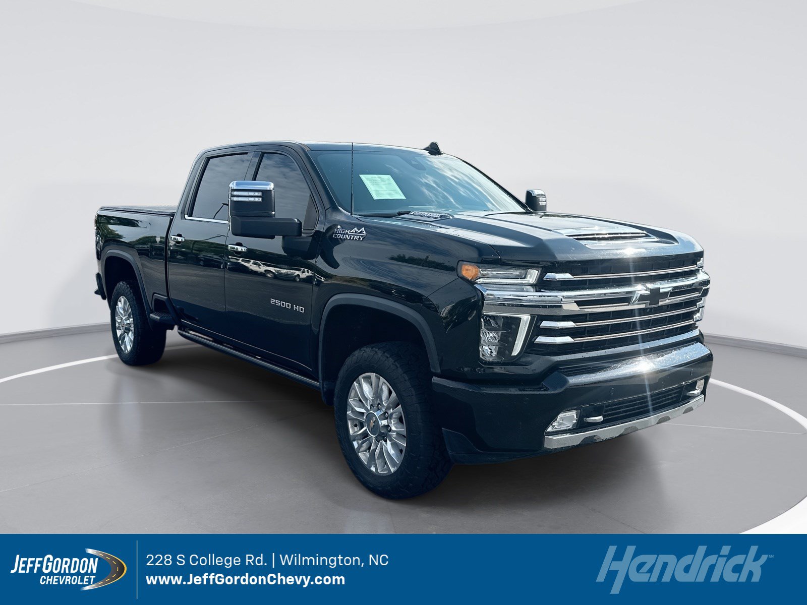 Used 2022 Chevrolet Silverado 2500 High Country w/ Safety Package II AWD/4WD image 1