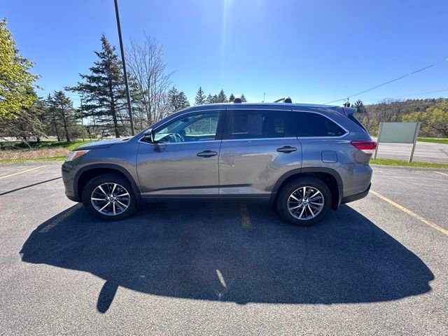Used 2018 Toyota Highlander XLE AWD/4WD image 6