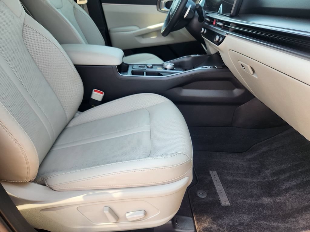 Certified 2025 Kia Sorento EX w/ EX Panoramic Sunroof Package AWD/4WD image 18