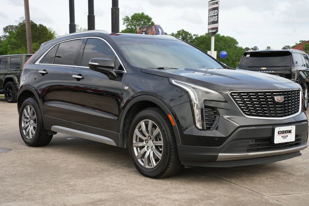 Used 2021 Cadillac XT4 Premium Luxury image 2