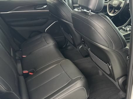 New 2026 Jeep Grand Cherokee Limited AWD/4WD image 24