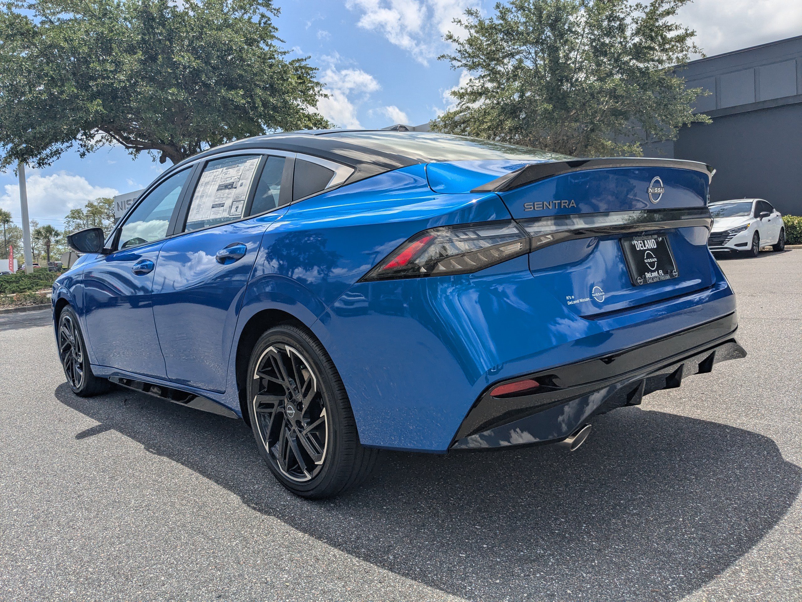 New 2026 Nissan Sentra SR w/ Floor Mat Package FWD image 6
