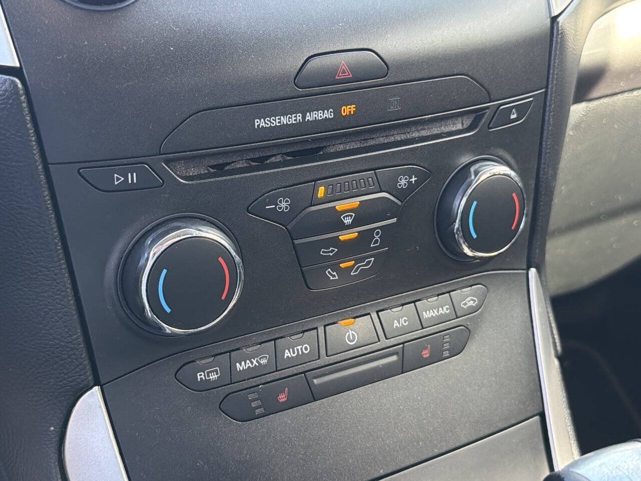 Used 2018 Ford Edge SEL AWD/4WD image 26