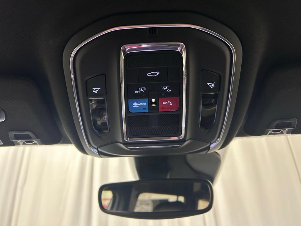 Used 2024 Jeep Grand Cherokee L Limited AWD/4WD image 19