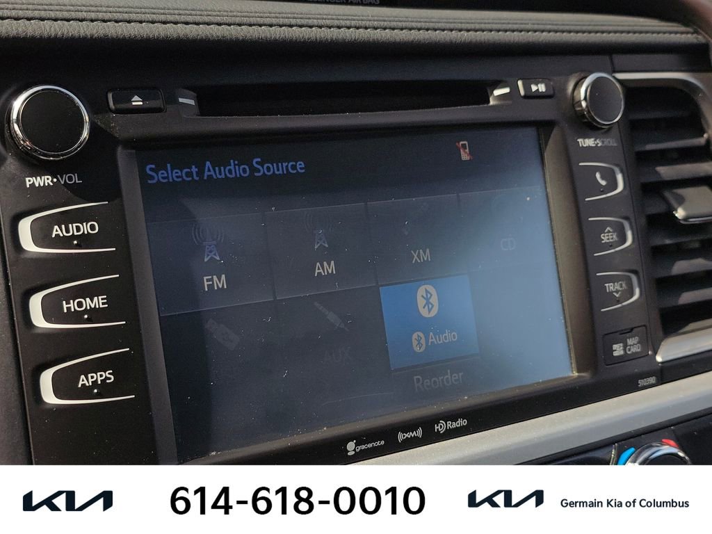 Used 2019 Toyota Highlander XLE image 29