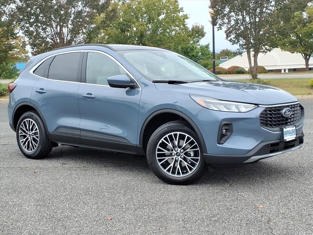 New 2025 Ford Escape SE image 1