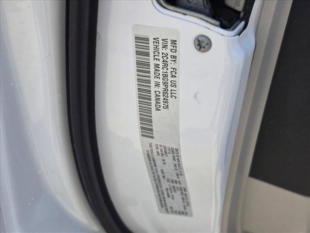 Used 2023 Chrysler Pacifica Touring-L image 22