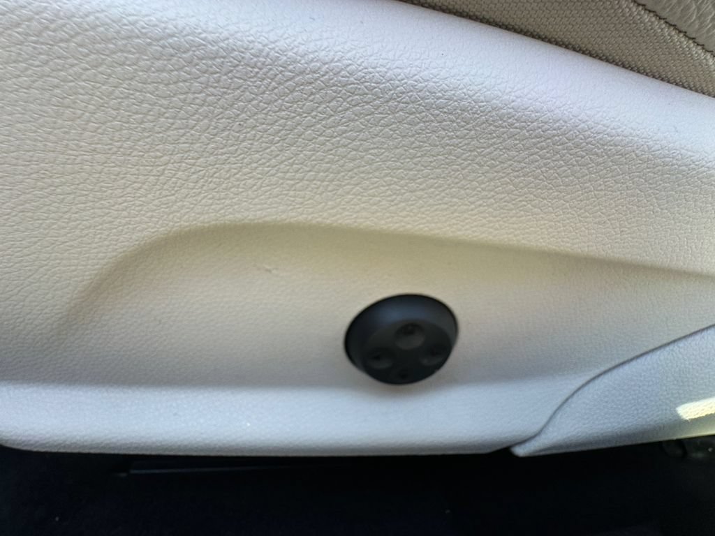 Used 2017 Mercedes-Benz E 300 image 10