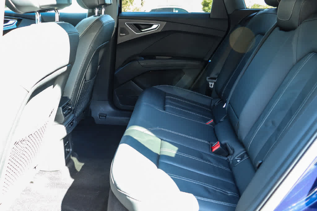 Used 2022 Audi Q4 e-tron Premium Plus AWD/4WD image 19