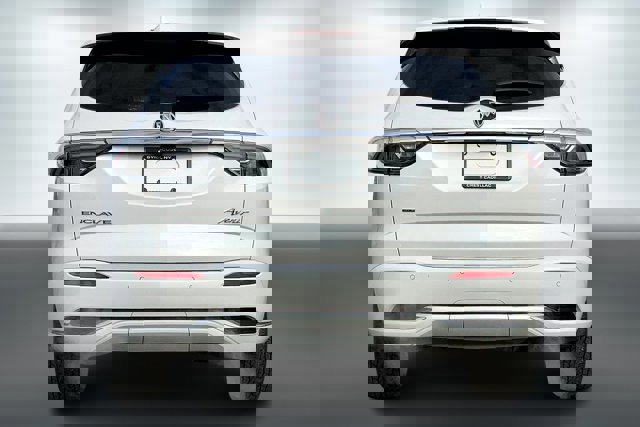 Used 2023 Buick Enclave Avenir w/ Avenir Technology Package image 3