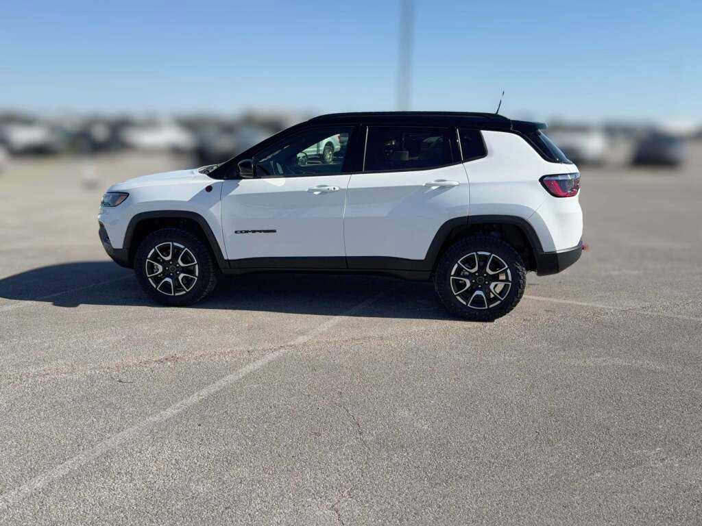 New 2026 Jeep Compass Trailhawk image 6