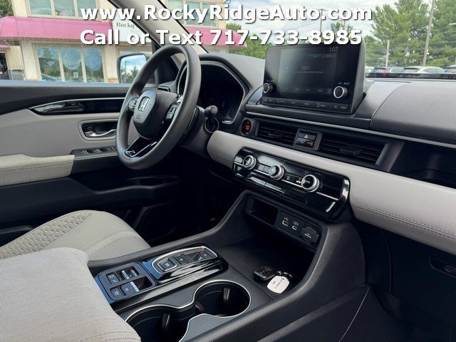 Used 2023 Honda Pilot LX image 11