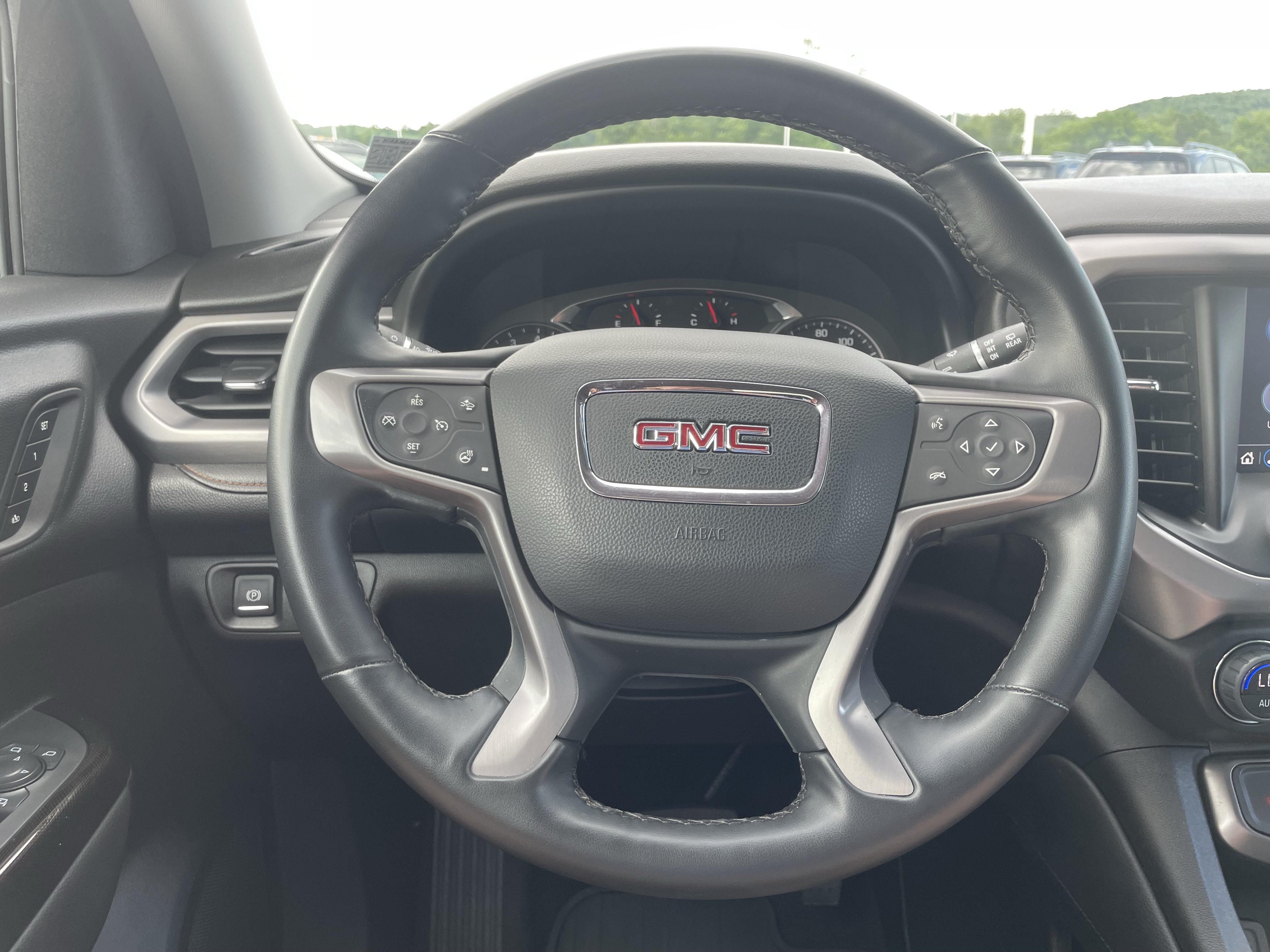 Used 2023 GMC Acadia AT4 w/ Preferred Package AWD/4WD image 18