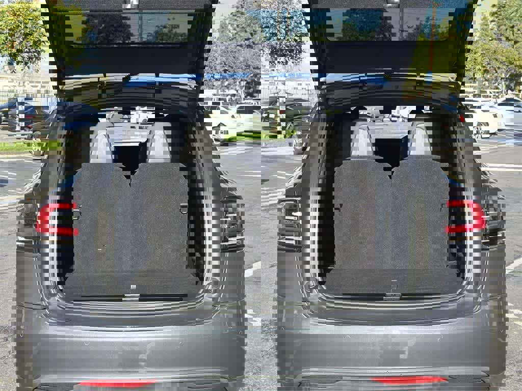 Used 2022 Tesla Model X Plaid image 32