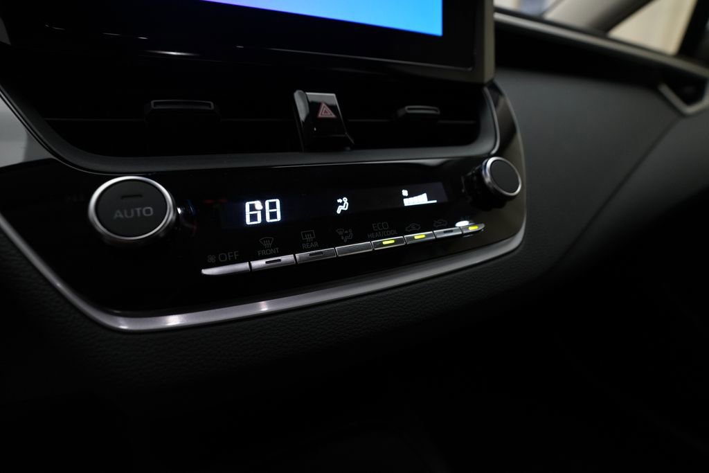 Used 2025 Toyota Corolla LE FWD image 20