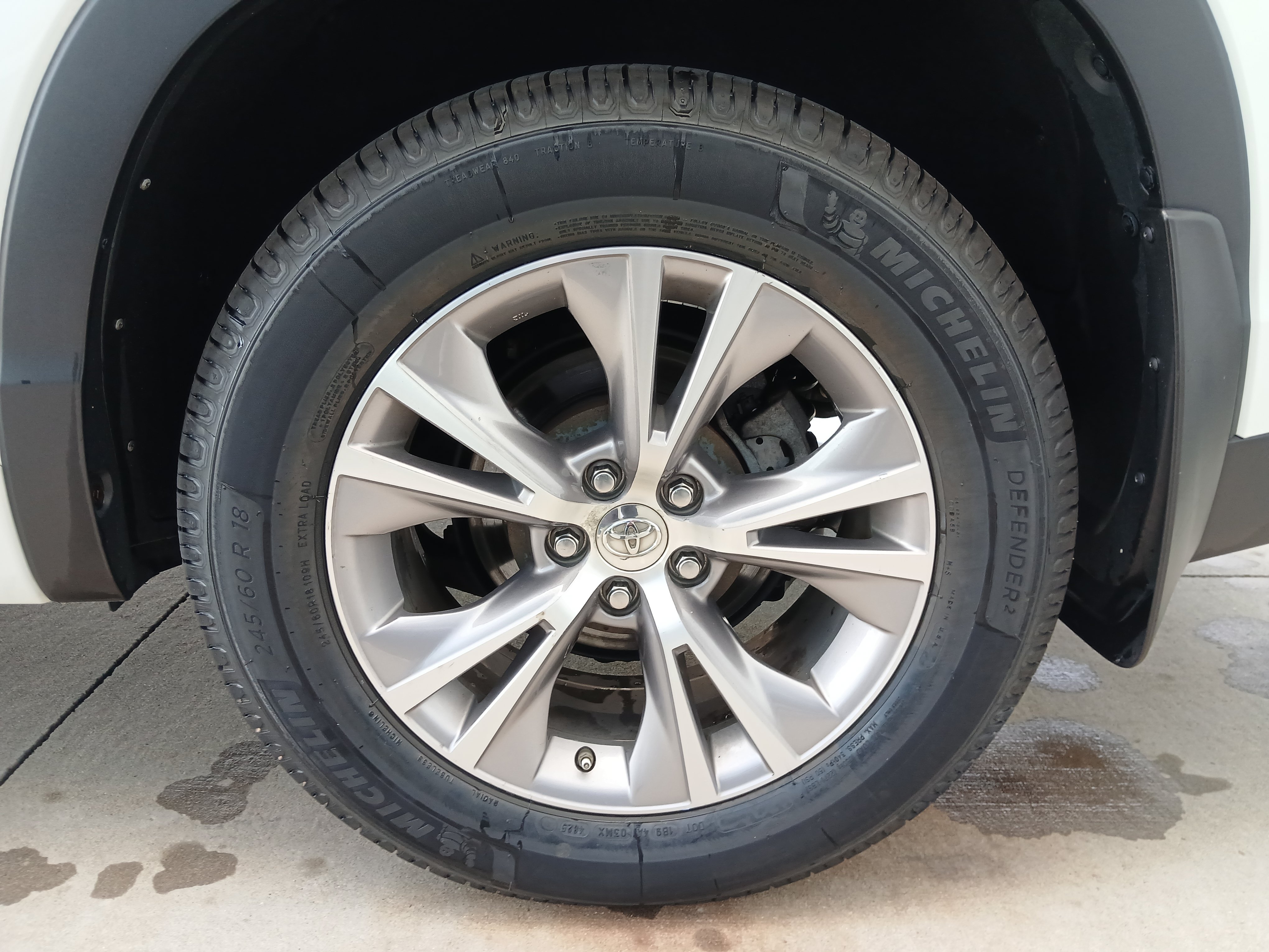 Used 2015 Toyota Highlander XLE AWD/4WD image 19