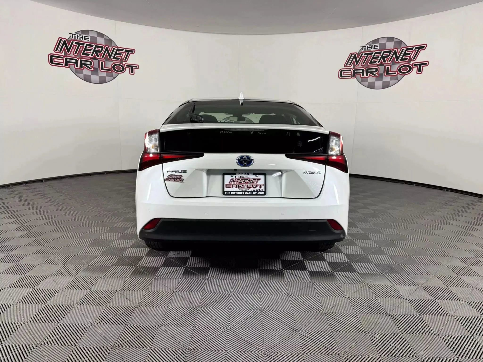 Used 2022 Toyota Prius LE FWD image 6