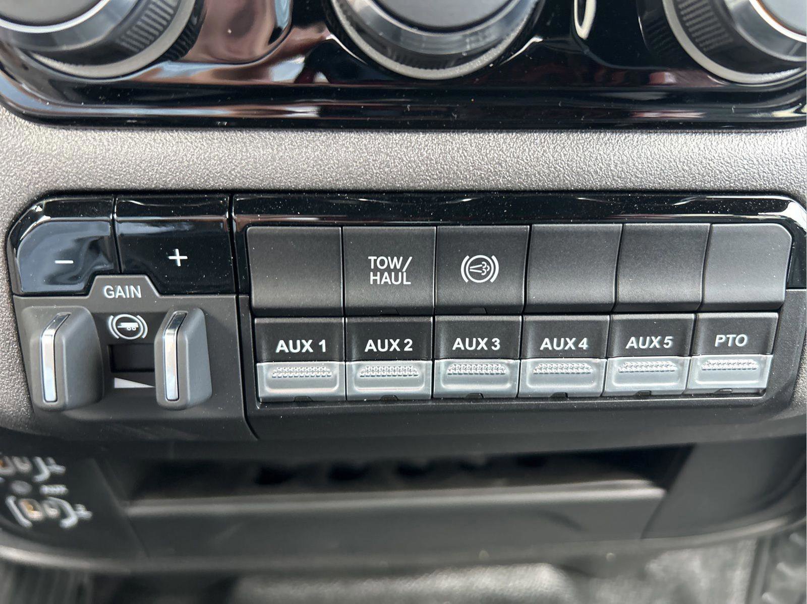 New 2026 RAM 3500 Tradesman w/ Chrome Appearance Group image 27