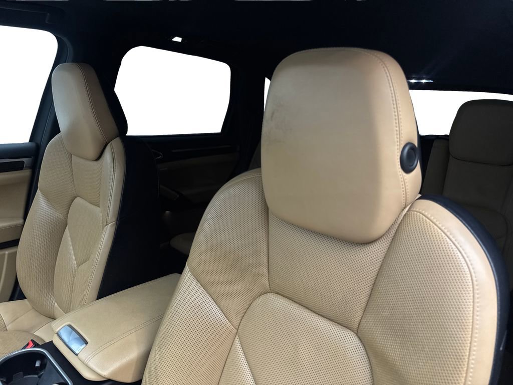 Used 2016 Porsche Cayenne image 26