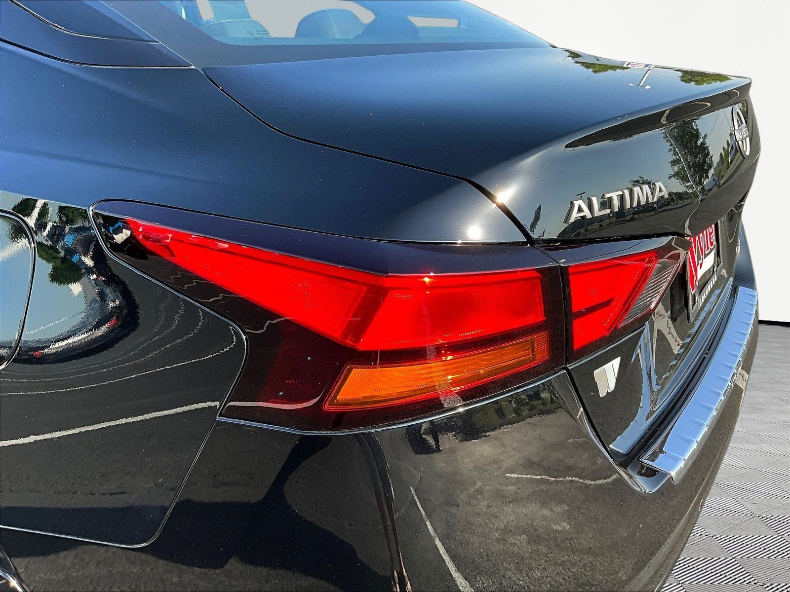 Used 2023 Nissan Altima 2.5 SL AWD/4WD image 23