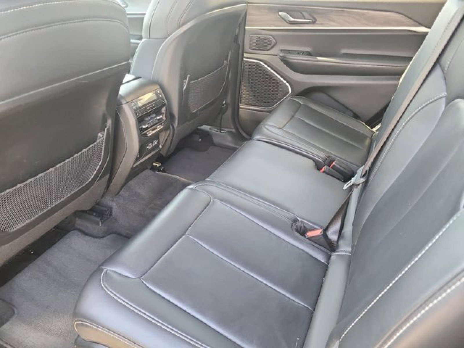 Used 2021 Jeep Grand Cherokee L Limited AWD/4WD image 37