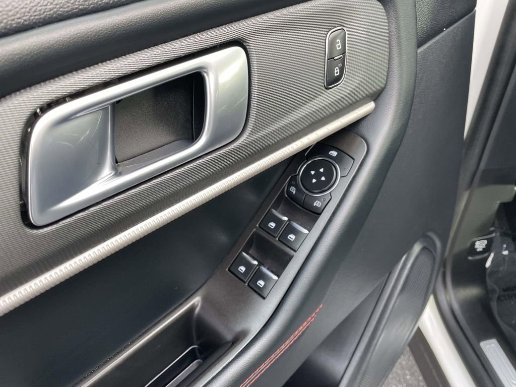 Used 2025 Ford Explorer ST-Line w/ ST-Line Street Pack image 28