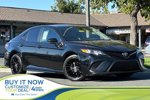 Used 2020 Toyota Camry SE w/ Carpet Mat Package